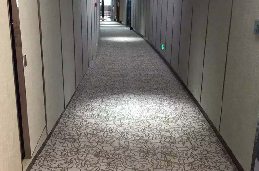 德佳地毯安装