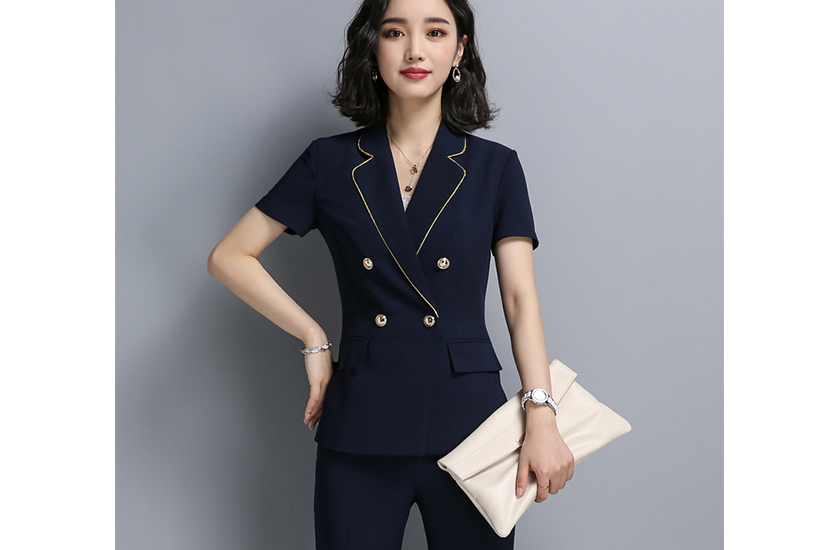 1529567231912101.jpg 职业西装 (1).jpg
