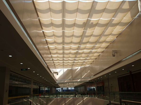 1557822446672715.jpg FTS卷轴式天棚帘.jpg